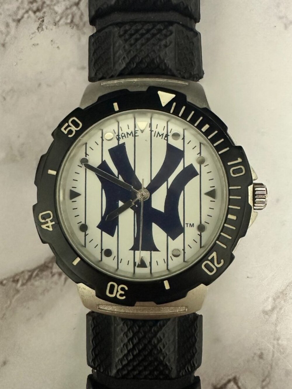 Game Time New York Yankees Watch Men NY Striped Dial New Battery 9.5 Inch